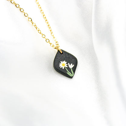 Gold Daisy Necklace NZ | April Birth Flower Necklace NZ 